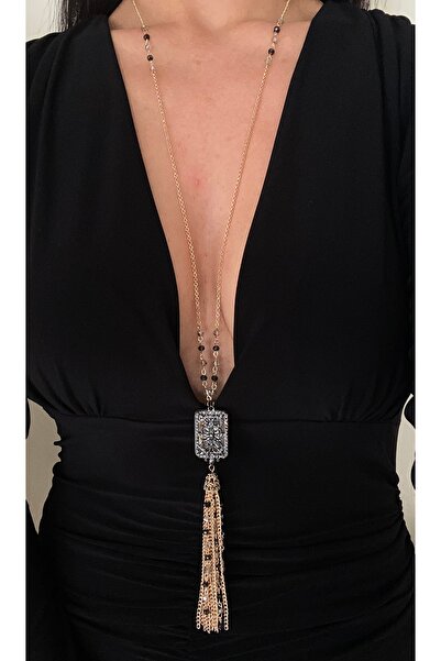 Atelier Licia قلادة طويلة بتفاصيل حجرية وسلسلة كلاسيكية - تصميم أنيق باللون ا...