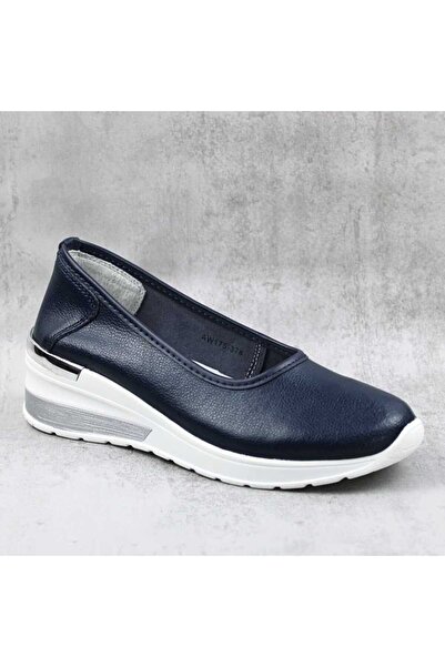 mm Women's loafers, practical and lightweight, made of natural leather AW175-...