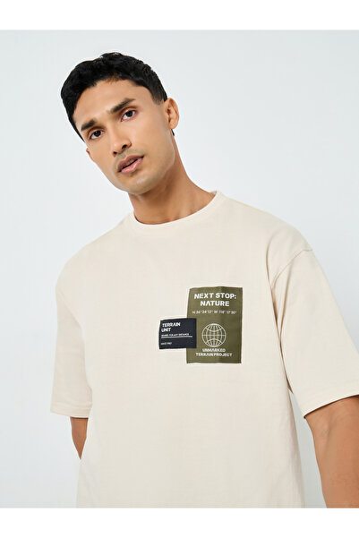 Styli Men Oversized Chest Patch Detail T-Shirt