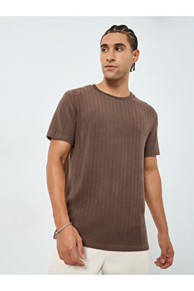 Styli Men Regular Mock Neck Ttextured T-Shirt