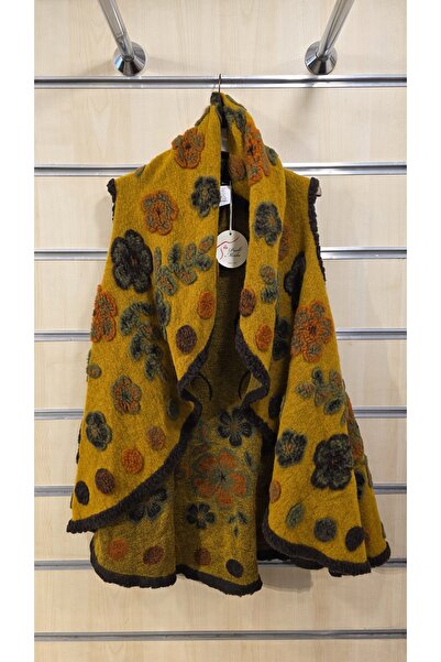 Park Moda Felt Vest with Embossed Floral Pattern