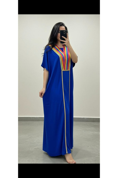 outline A reception jalabiya made of luxurious Egyptian cotton