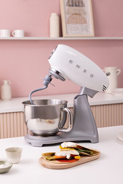 SMEG 50's Style Steady-Mix 4,8 L SMF04 Stand Mikser Mutfak Şefi