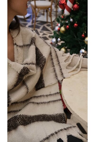 Jerie وشاح ناعم مزين بشراشيب