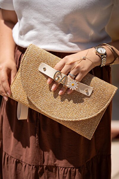 LAMİNTA Change Cream Charm Detailed Straw Clutch Bag