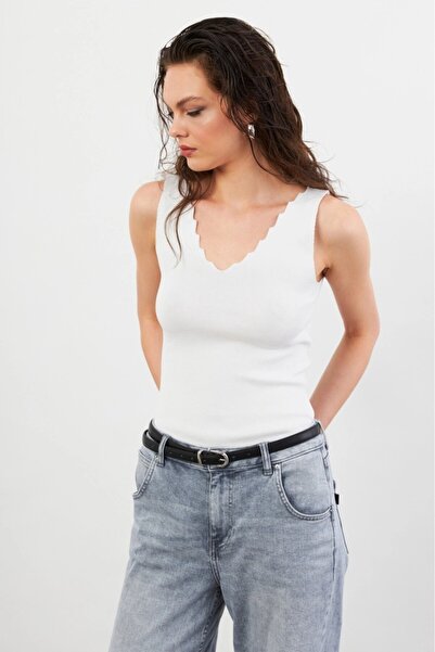 Be Best Women's White Stair Collar Knitwear Blouse Be289