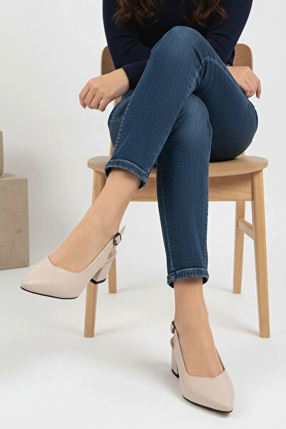 Modaarmada Bej önü kapalı arkası açık 5cm kalın topuk kadın klasik ayakkabı