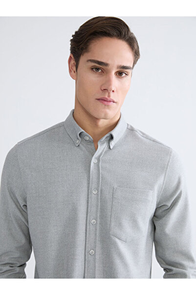 LC Waikiki قميص رجالي رمادي اللون بقصة عادية بنقشة الدبل