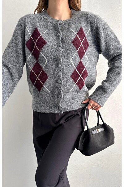 fujya Baklava Pattern Embellished Buttoned Knit Cardigan