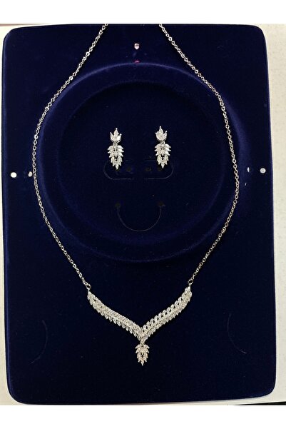 La She Accessories Pırlanta görünümlü Zirkon taş kolye ve küpe tasarım set