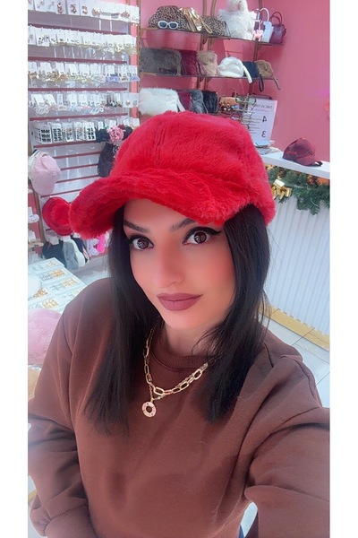 La She Accessories قبعة من القطيفة الحمراء