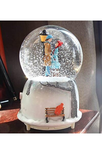 Cömert Hediyelik Eşya Sevgili Aşıklar Temalı En Büyük Boy Püskürtmeli Kar Kür...