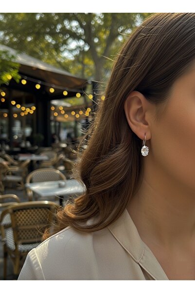 Erer Gümüş Gümüş oval 12x8 mm 4,5 carat sallantılı tektaş küpe