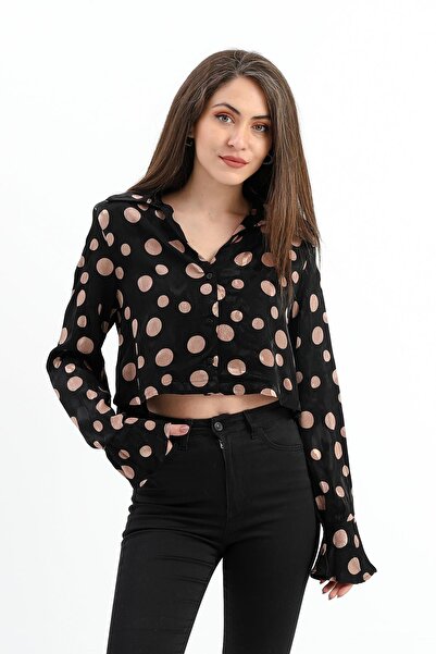 VELİZADE Cămașă scurtă din satin, neagră, cu buline, ușor fluidă, căptușită, ...