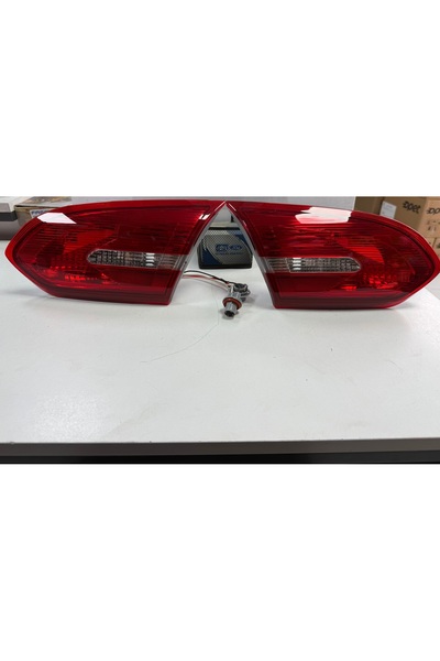 ATS OTO YEDEK PARÇA Focus 3.5 Sedan Sağ-Sol Arka İç Bagaj Kapağı Stop Lambası...