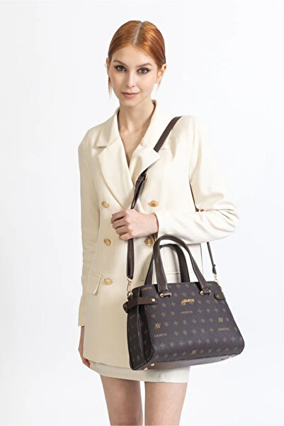 Armine A Timeless and Versatile Handbag That Combines Everyday Chic and Elegance on the Go.