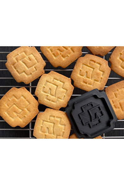 ADA 3D Rammstein Müzik Grubu Logosu Tasarımlı Kurabiye Kalıbı Hamur Kesici Ap...