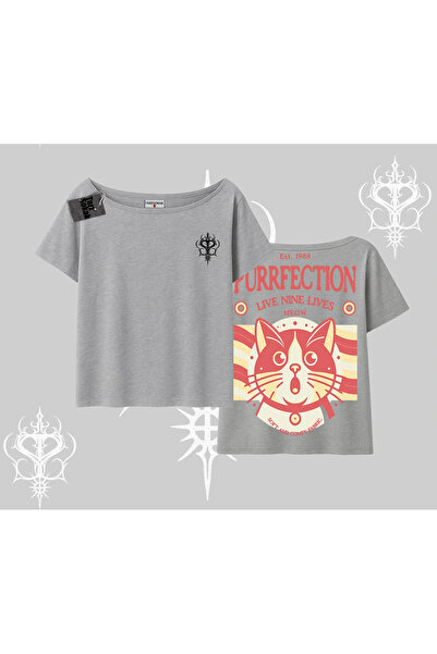 Tarzsokak Тениска с лодка на врата и дизайн на котка с девет живота