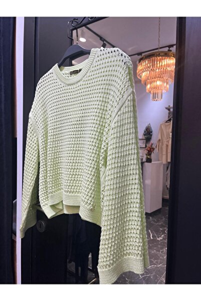 Butik Lace-Like Knit Cotton Knitwear with Green Color