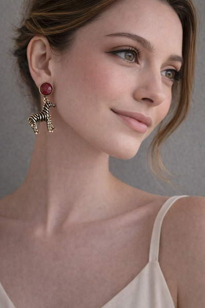 POSEİDONS JEWELLERY Zebra Figürlü Renkli Taş Detaylı Gold Kadın Küpe | Minima...