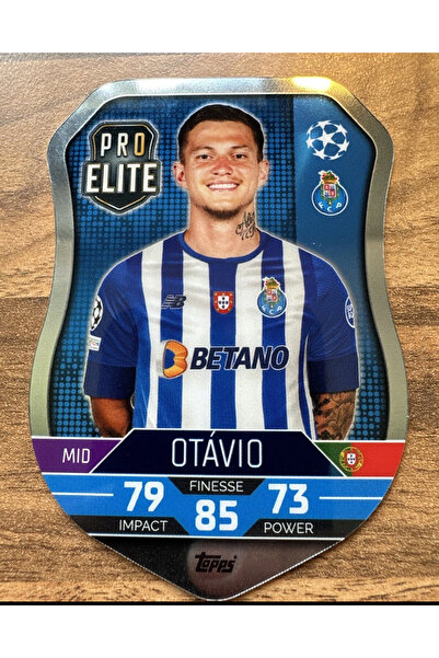 Topps بطاقة ماتش أتاكس 2022/23 شانيل 16 أوتافيو (بورتو) برو إيليت كروم شيلد مينت