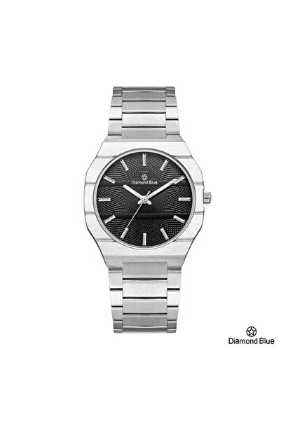 Diamond Blue ساعة دايموند بلو بسور فضي وصحن أسود بنقوش هندسية دقيقة، لإطلالة رجالية قوية وجذابة.