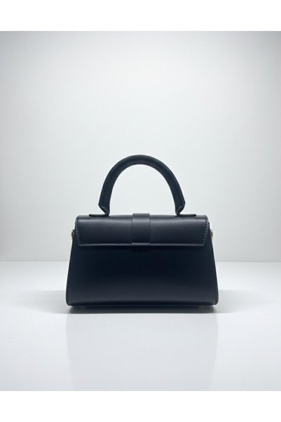 ZEGİ BAGS &MORE Black Minimalist Classic Handbag - Gold Detailed