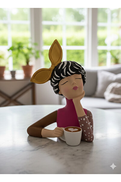 İki Cadı Tasarım Kahve Fincanlı Kız Polyester Obje