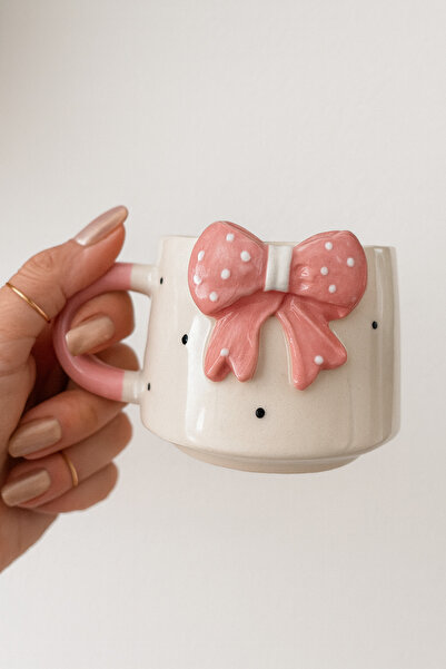 leylooks New Year's Cup with a Pink Bow Detail (Shipped in a Kraft Box)