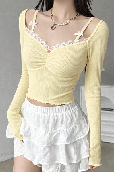 İsra Ayyıldız Moonstar Collection Pinterest Madonna yaka dantelli rose askı d...