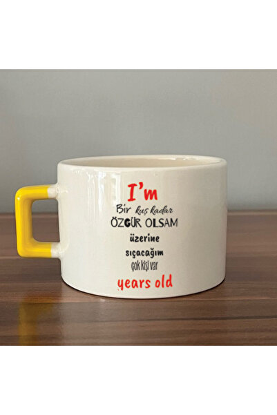 Kırtasiye Ofisi إذا كنت حرًا مثل الطائر، فكوب تحفيزي مربع الشكل بمقبض أصفر، ه...