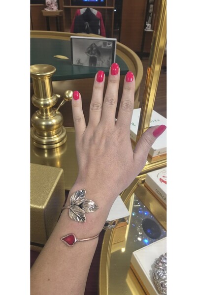 JaspEAdo Pure Copper Authentic Bracelet with Natural Stone Three Leaf Motif