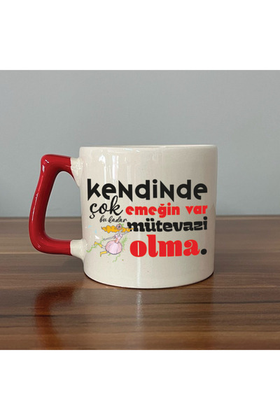 Kırtasiye Ofisi كوب هدية تحفيزي بمقبض أحمر مع عبارة 'إنه يمتلك الكثير من الجهد'