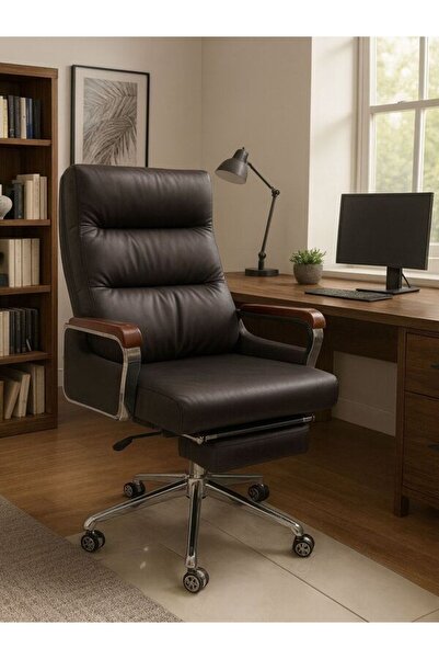 BEC59 A luxurious leather office chair with a classic design