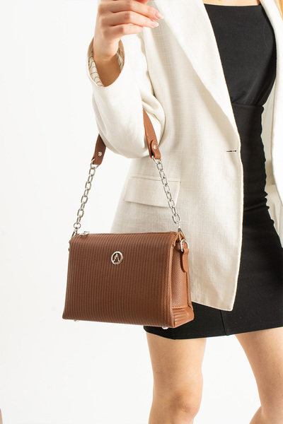 Crazy حقيبة نسائية بحزام سلسلة للكتف والاستخدام المتعدد - تصميم متعدد الأقسام، آمن، يناسب الأسلوب