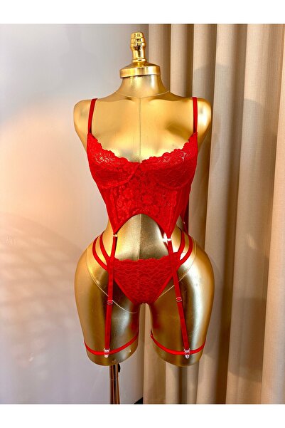 Kadın Kırmızı Dantelli Jartiyerli İç Çamaşırı Takımı – Seksi & Şık Tasarım