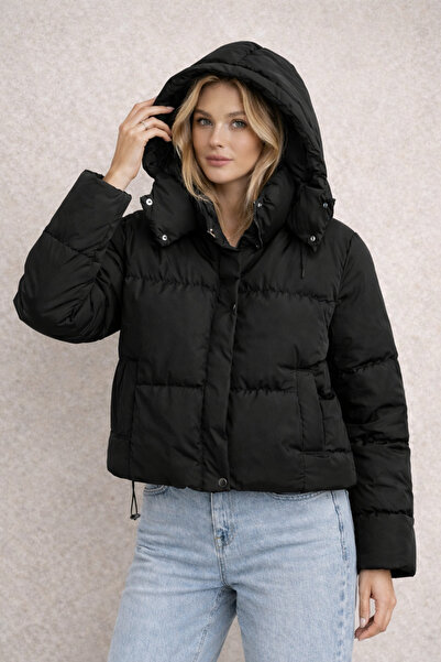 Bold Icon Kadın Kapüşonlu Oversize Gizli Cep Fermuarlı Eteği Lastikli Mikro Kumaş Şişme Mont 258