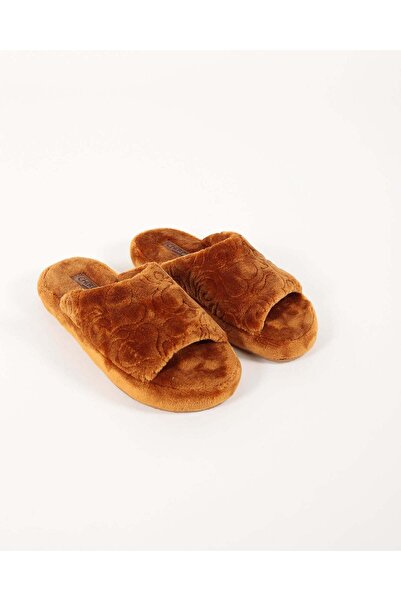 Chirpy شباشب منزلية نسائية بتفاصيل مطرزة - تاليا