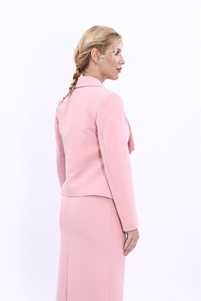 ÖNDER ÖZSOY سترة نسائية كلاسيكية حديثة بزر واحد - بودرة