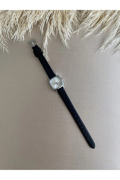 ESRADA QUARTZ Retro Minimal Vintage Deri Kordon Kadın Kol Saati