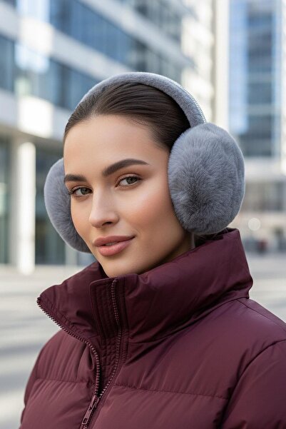 TAKIŞTIR سماعات أذن مخملية بتفاصيل حجرية باللون الرمادي