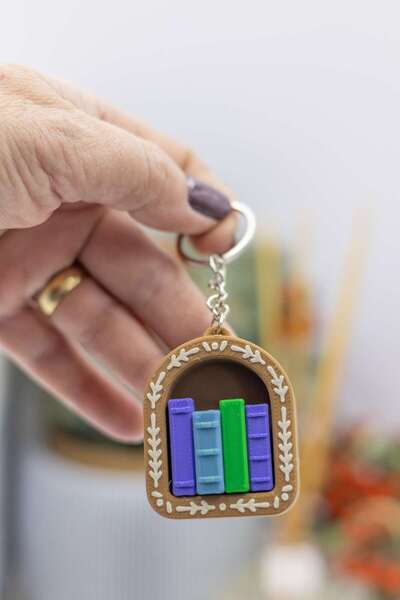 Modello Craft Mini Bookshelf Clicker Keychain – Bookshelf Design Clicking Fidget Keychain