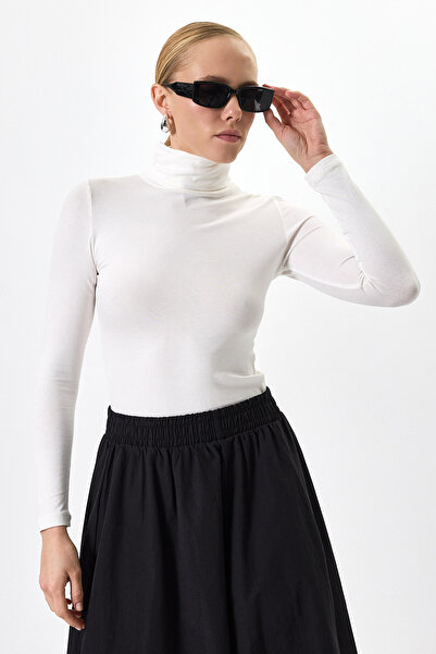 Rays Bluză albă cu mânecă lungă și strânsă croială 2504