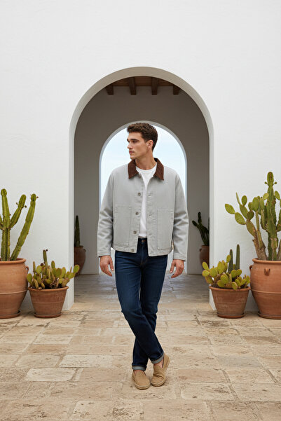 A&O Style سترة جينز دنيم فاخرة للرجال بقصة عادية وتفاصيل ياقة وأزرار كبس