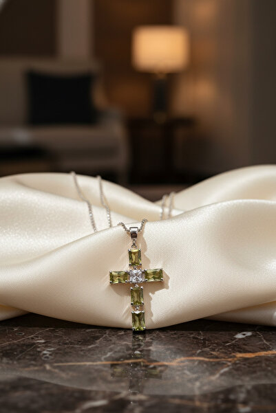 Utku Kuyumculuk 14 AYAR ÖZEL TASARIM SULTANİT TAŞLI HAÇ KOLYE