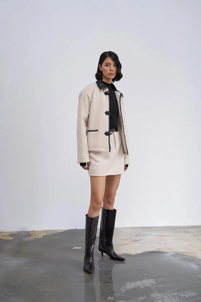 Quzu Deri Kemerli Peluş Mini Etek Bej