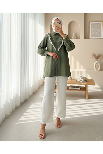 Modamorfo قميص مخطط بأزرار وأربطة من الأمام ومكشكش - كاكي