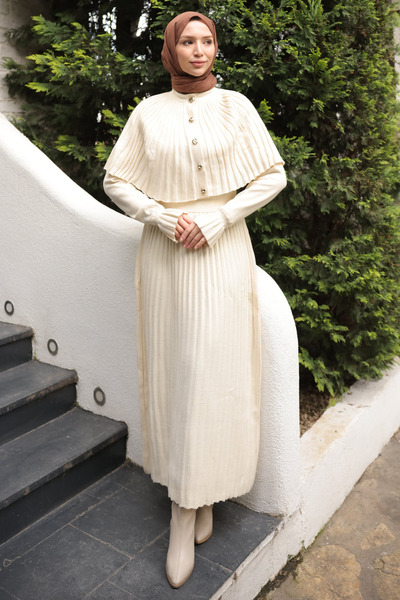 İmajButik Μακρύ πλεκτό φόρεμα με λεπτομέρεια από κρεμ κάπα