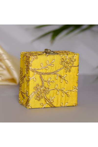 KIYAY صندوق مجوهرات مربع (11*11*6 سم) للقلادة والخاتم والأقراط وهدايا المجوهرات باللون البرتقالي