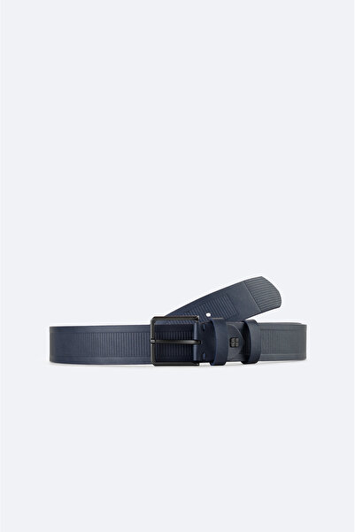 Avva حزام رجالي بإبزيم معدني باللون الأزرق الداكن A42Y9316